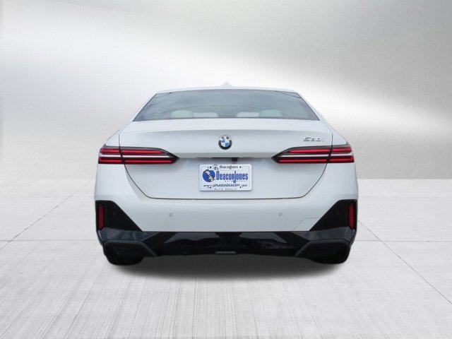 Vehicle image 7 of 27