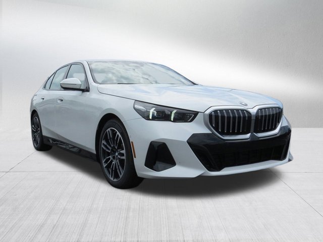 Vehicle image 4 of 27