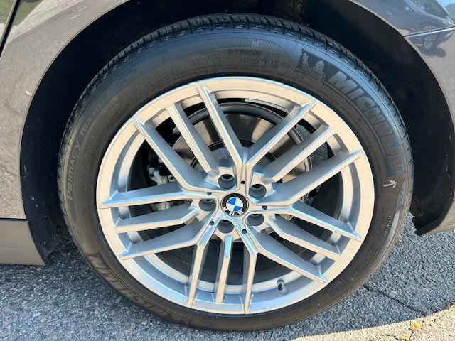 Vehicle image 12 of 43