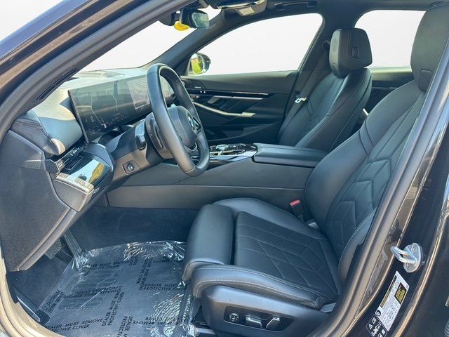 Vehicle image 18 of 43