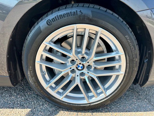 Vehicle image 11 of 43