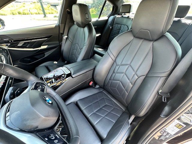 Vehicle image 15 of 43