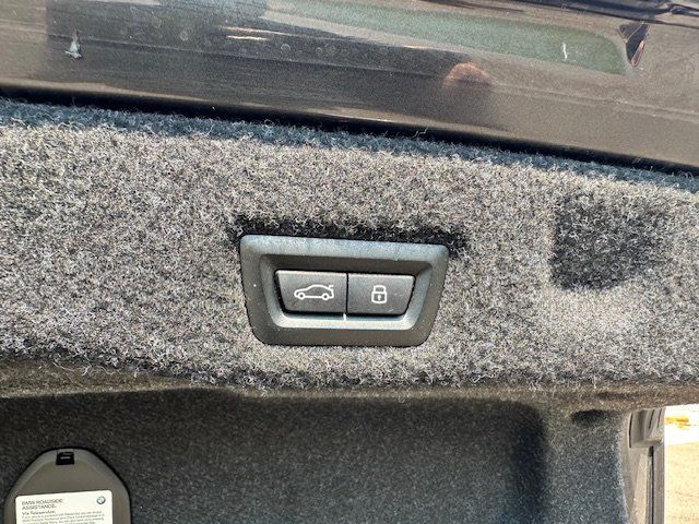 Vehicle image 42 of 43