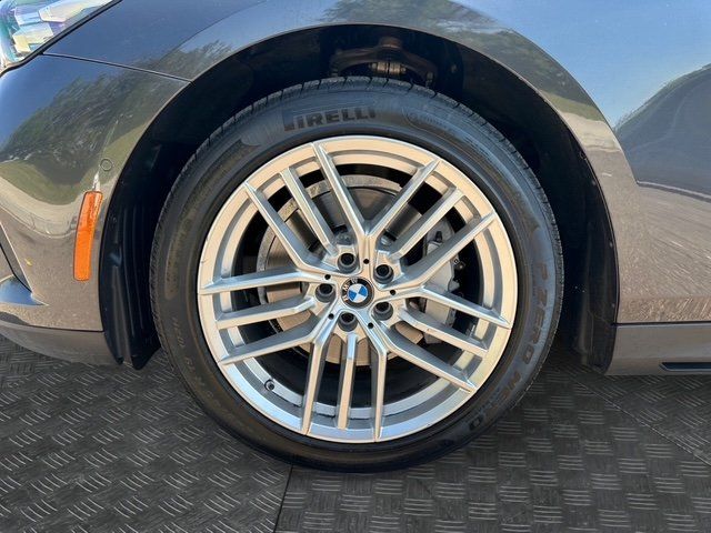 Vehicle image 13 of 43