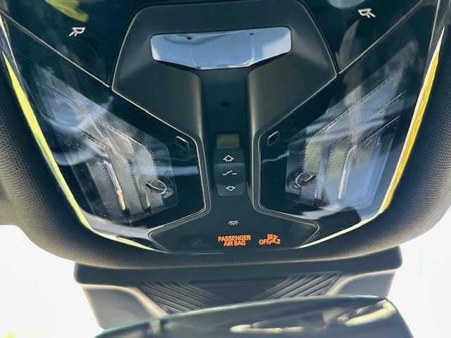 Vehicle image 39 of 43