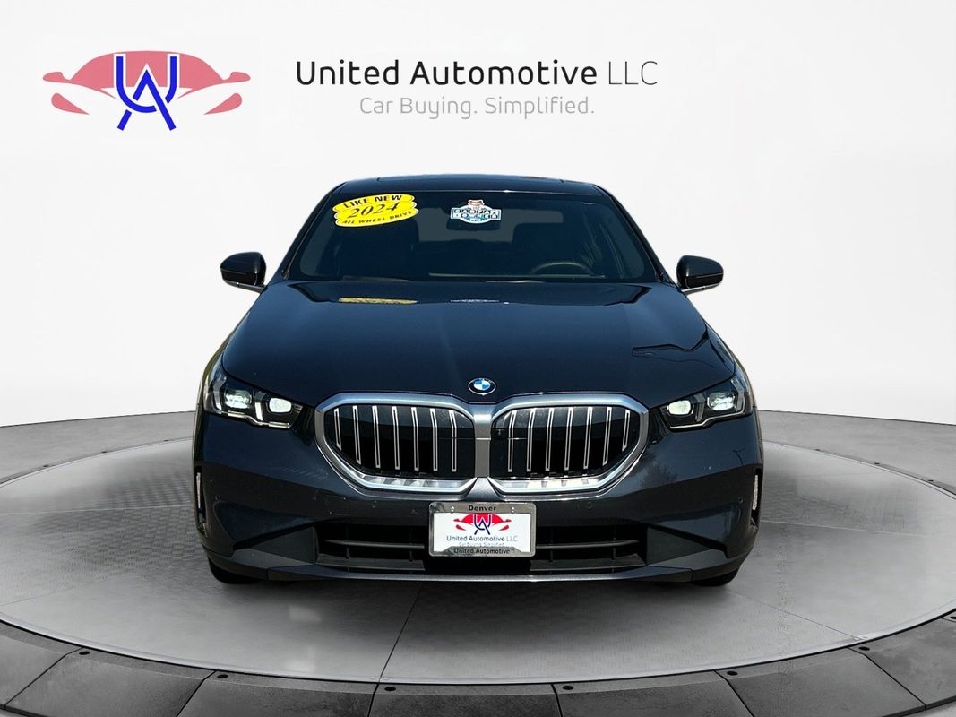 Vehicle image 2 of 43