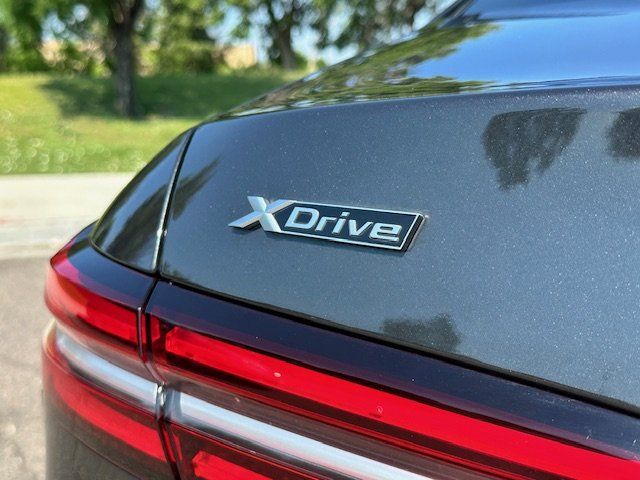 Vehicle image 41 of 43