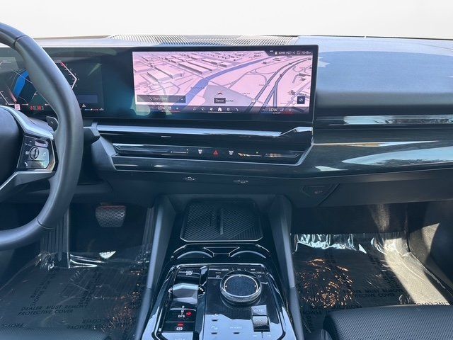 Vehicle image 22 of 43