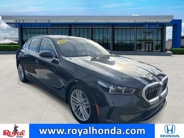 2024 BMW 5 Series 530i xDrive Image 3 of 28