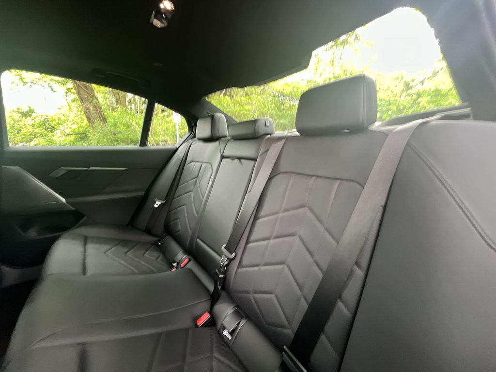 Vehicle image 24 of 30