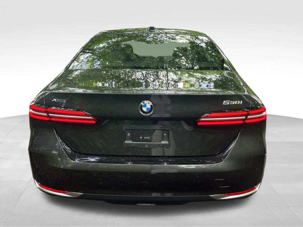 Vehicle image 7 of 30