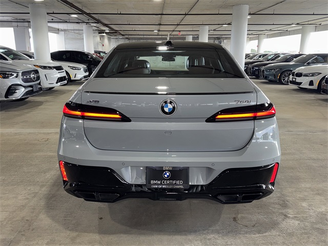 2024 BMW 7 Series 760i xDrive Image 6 of 37