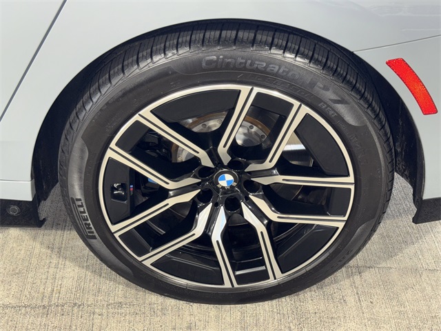 2024 BMW 7 Series 760i xDrive Image 10 of 37