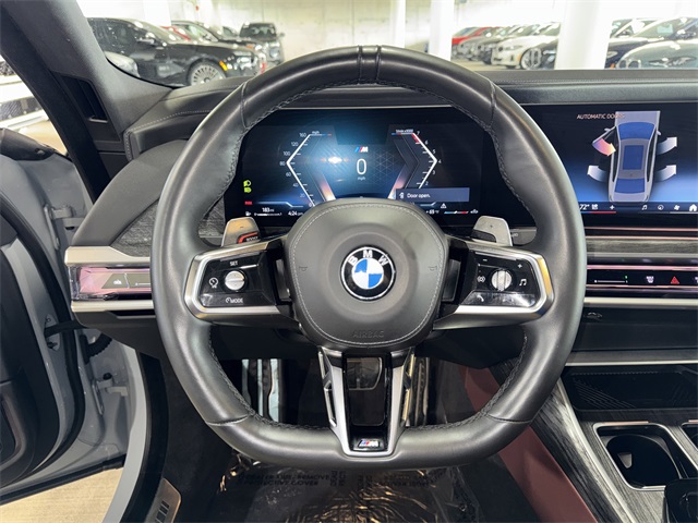 2024 BMW 7 Series 760i xDrive Image 16 of 37