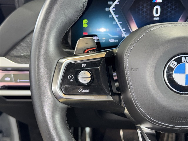 2024 BMW 7 Series 760i xDrive Image 32 of 37