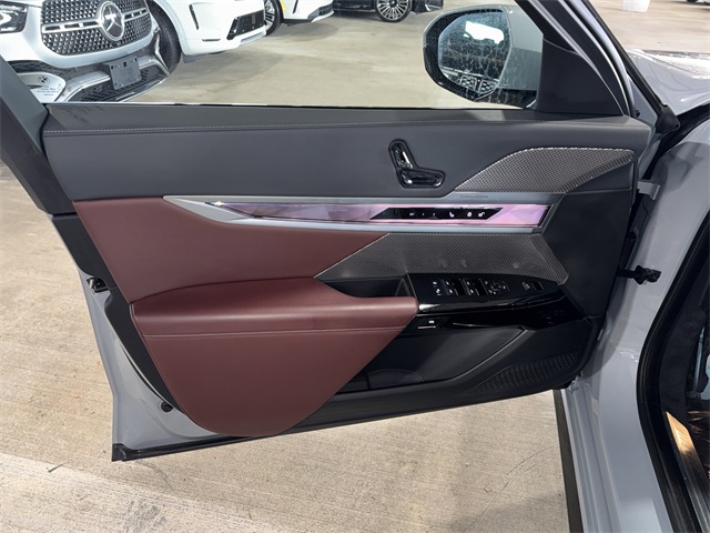 2024 BMW 7 Series 760i xDrive Image 23 of 37