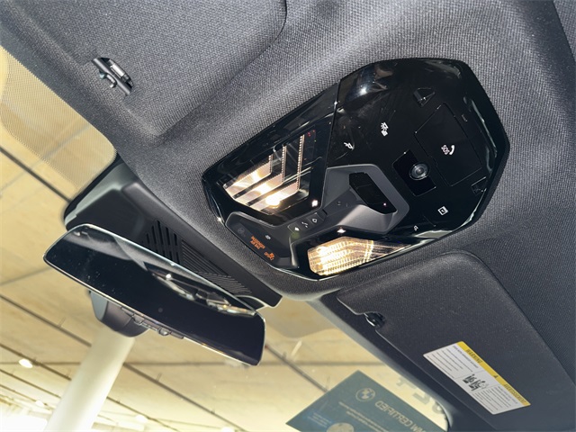 2024 BMW 7 Series 760i xDrive Image 28 of 37