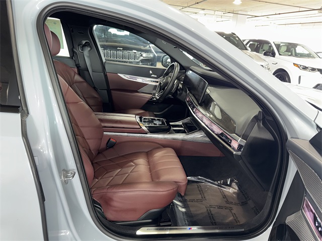 2024 BMW 7 Series 760i xDrive Image 14 of 37