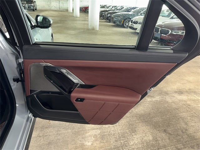 2024 BMW 7 Series 760i xDrive Image 25 of 37