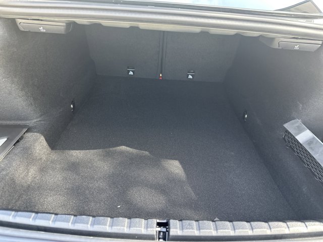 Vehicle image 34 of 37