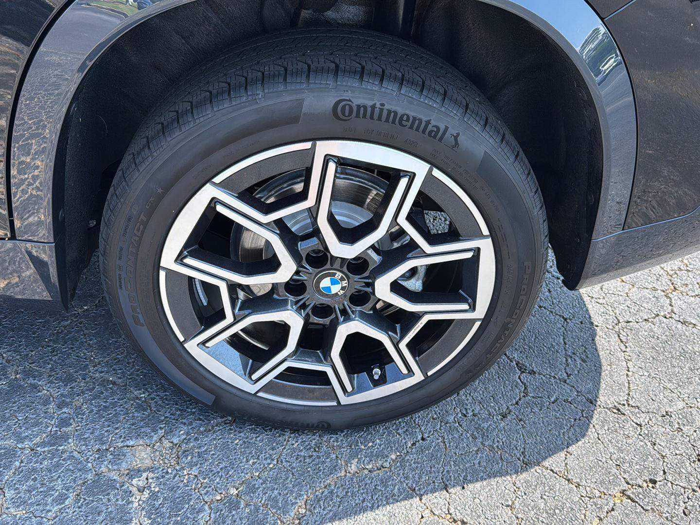 Vehicle image 32 of 36