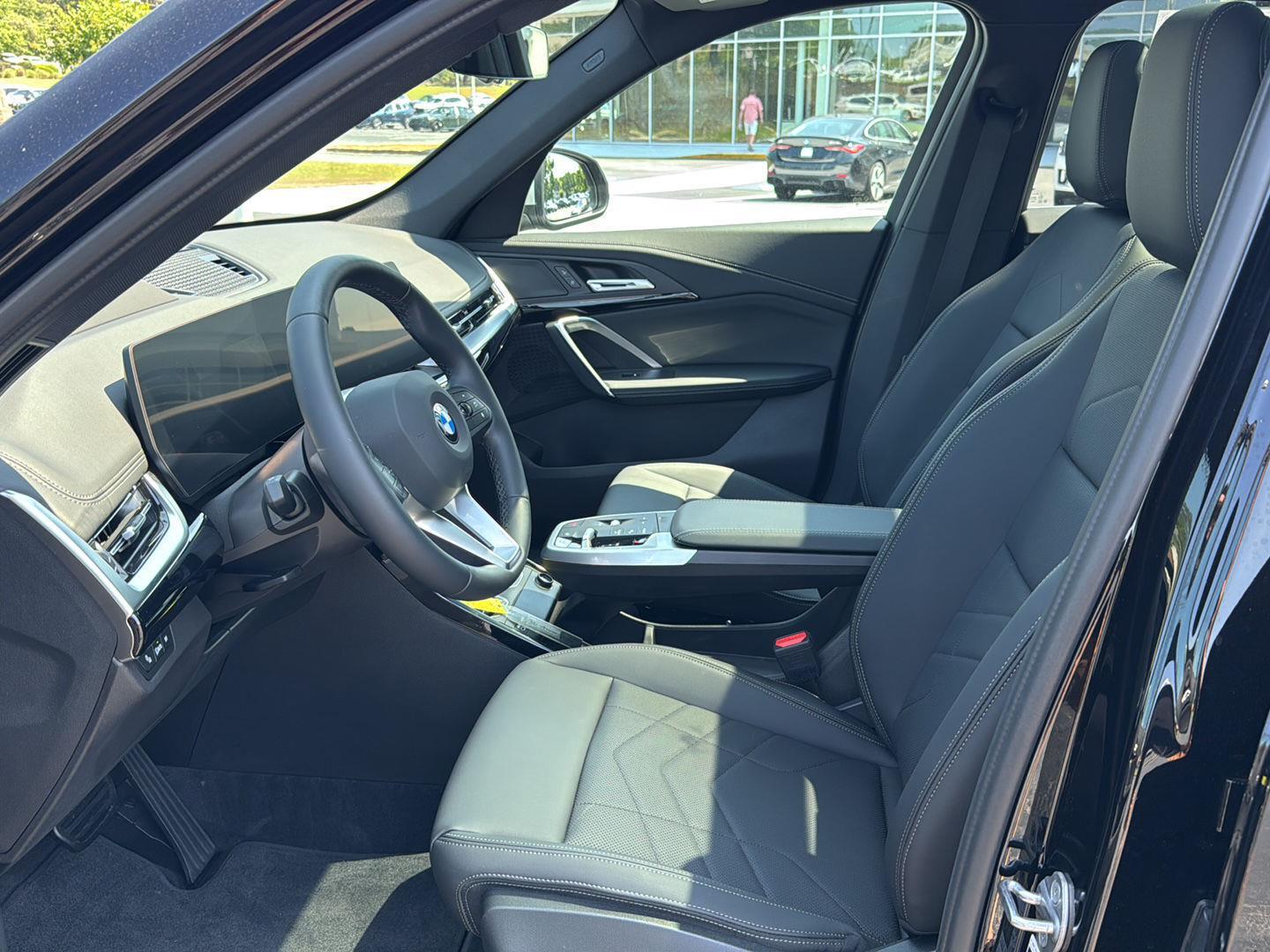 Vehicle image 8 of 36