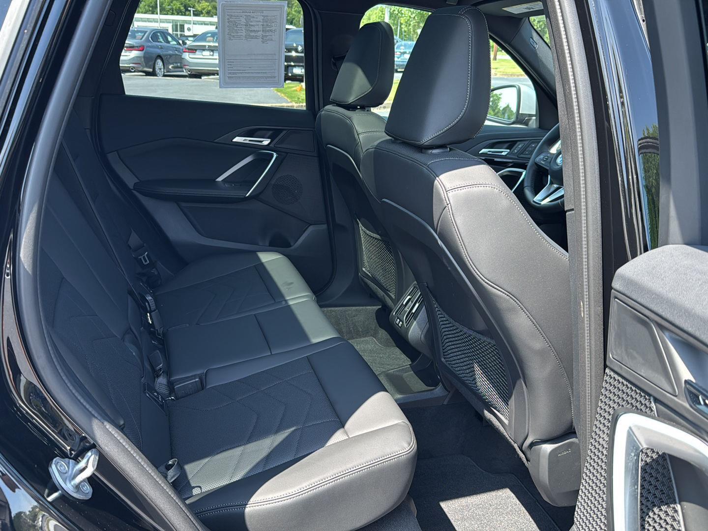 Vehicle image 11 of 36