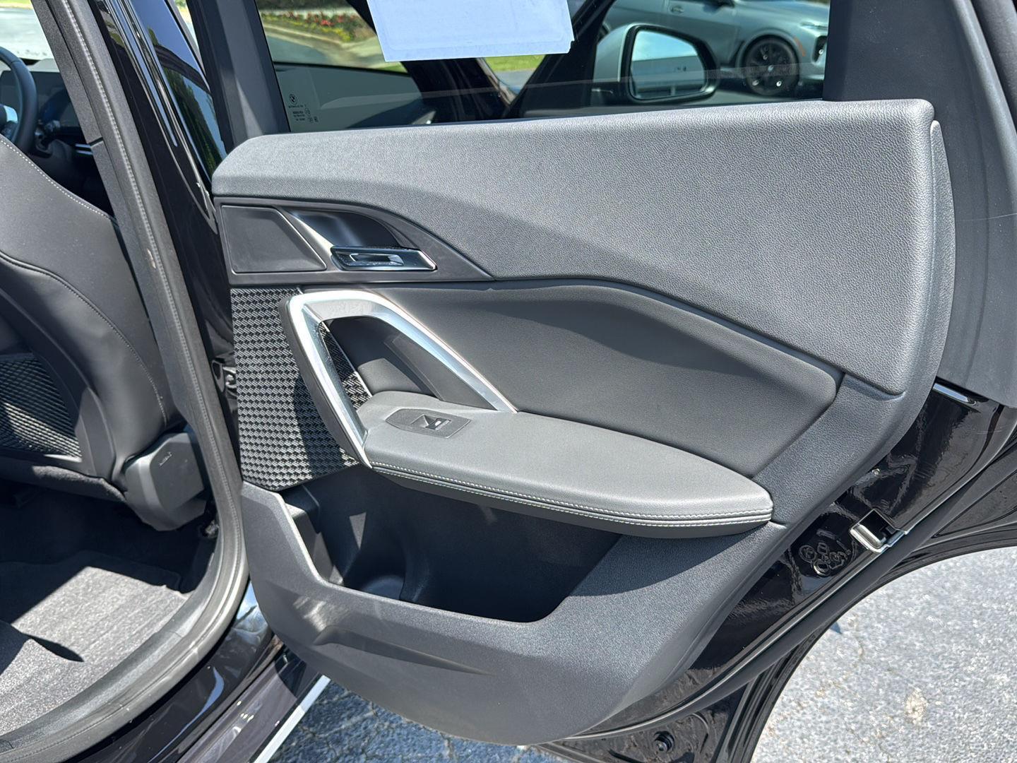 Vehicle image 13 of 36