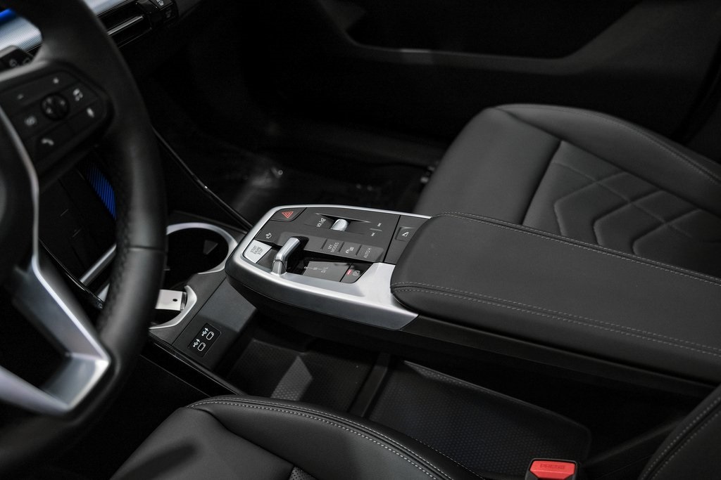Vehicle image 23 of 51