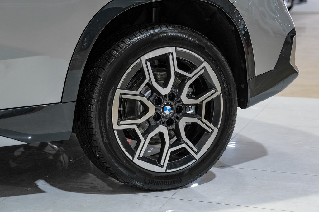 Vehicle image 49 of 51