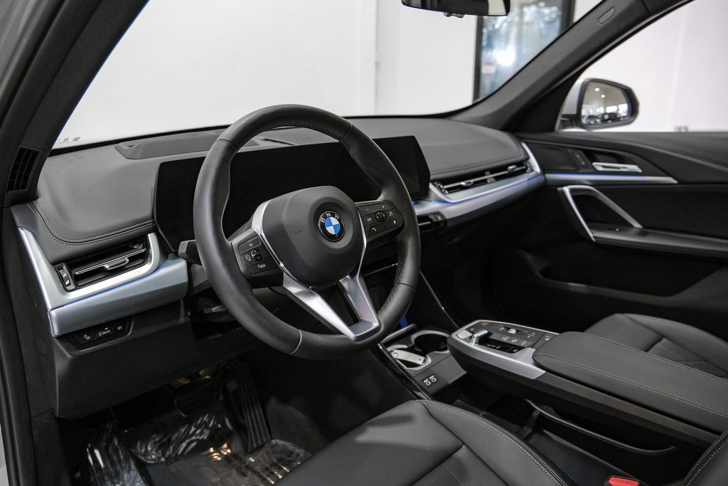 Vehicle image 9 of 51