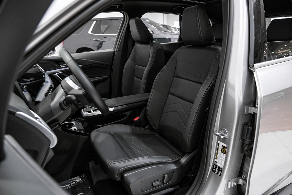 Vehicle image 10 of 51