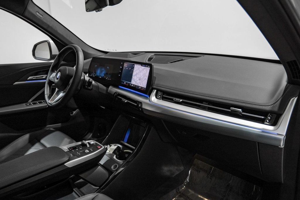 Vehicle image 12 of 51