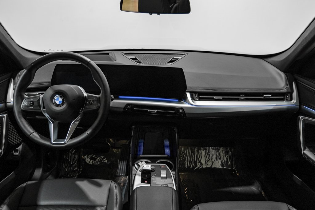 Vehicle image 13 of 51