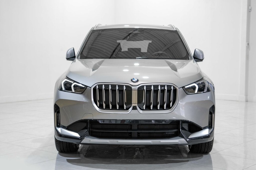 Vehicle image 2 of 51