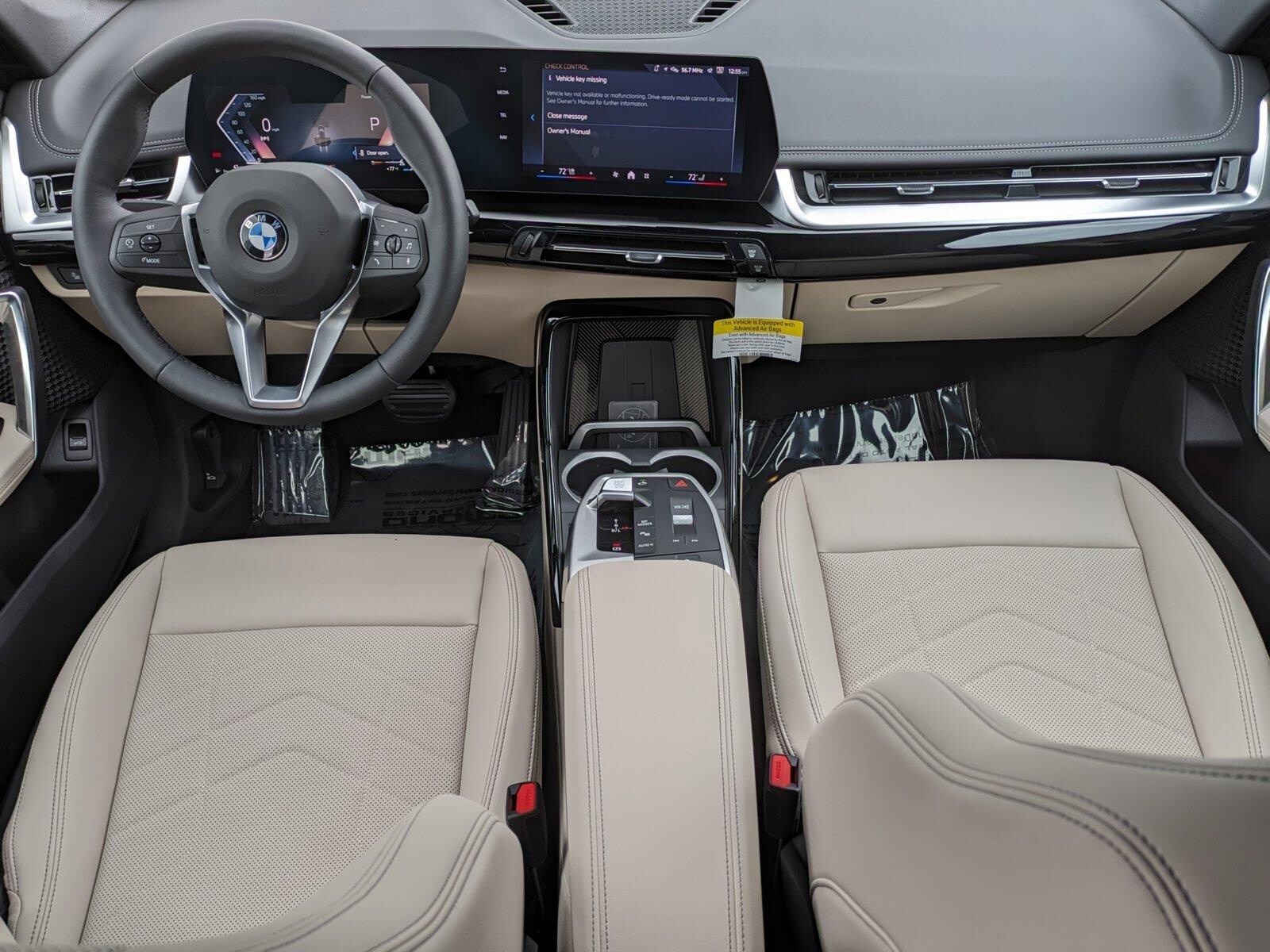 Vehicle image 14 of 18