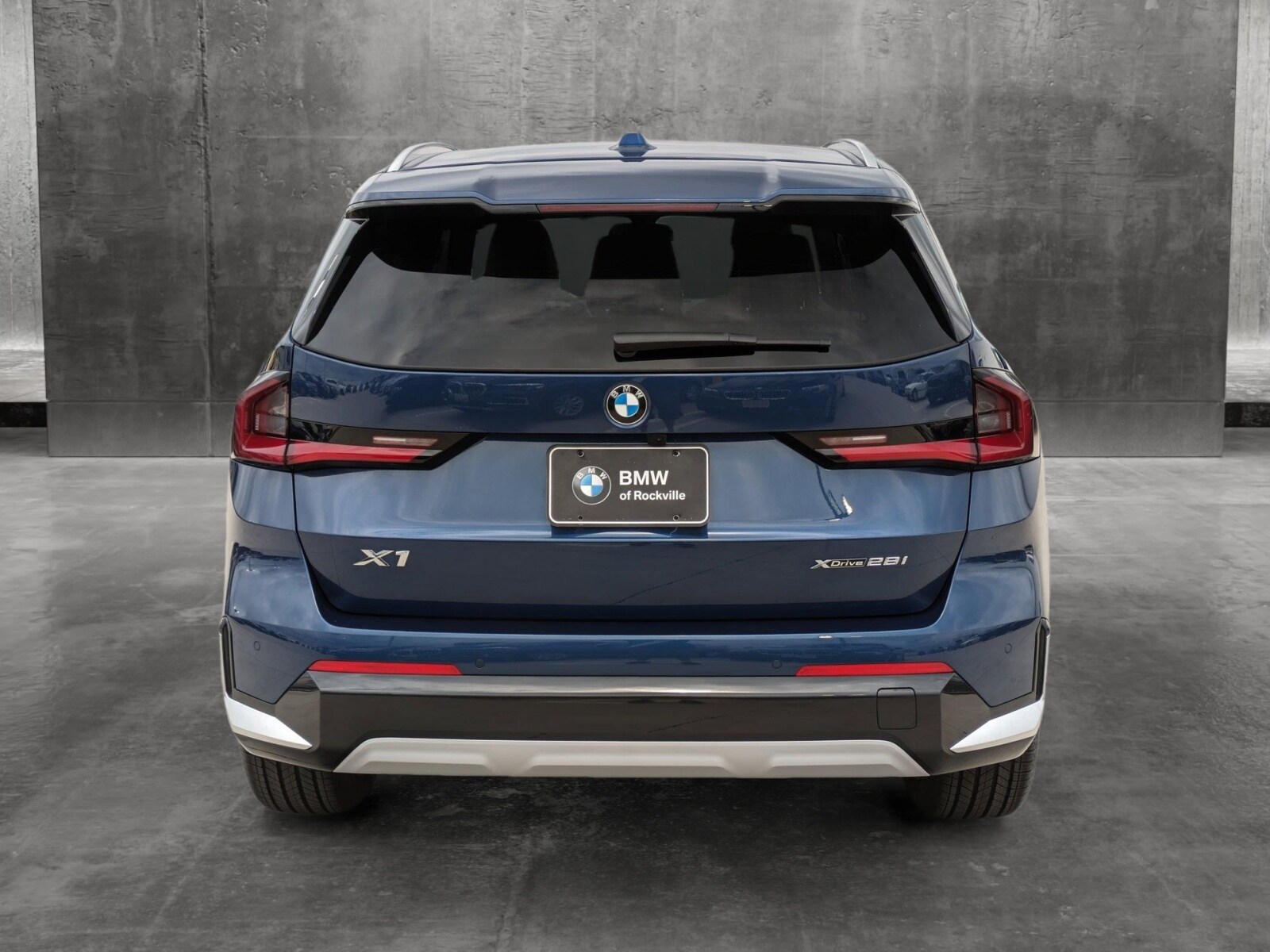 Vehicle image 8 of 18