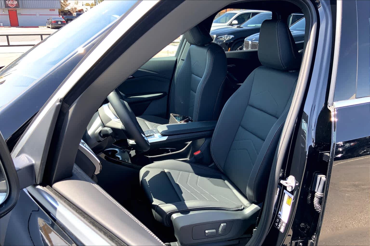 Vehicle image 10 of 20