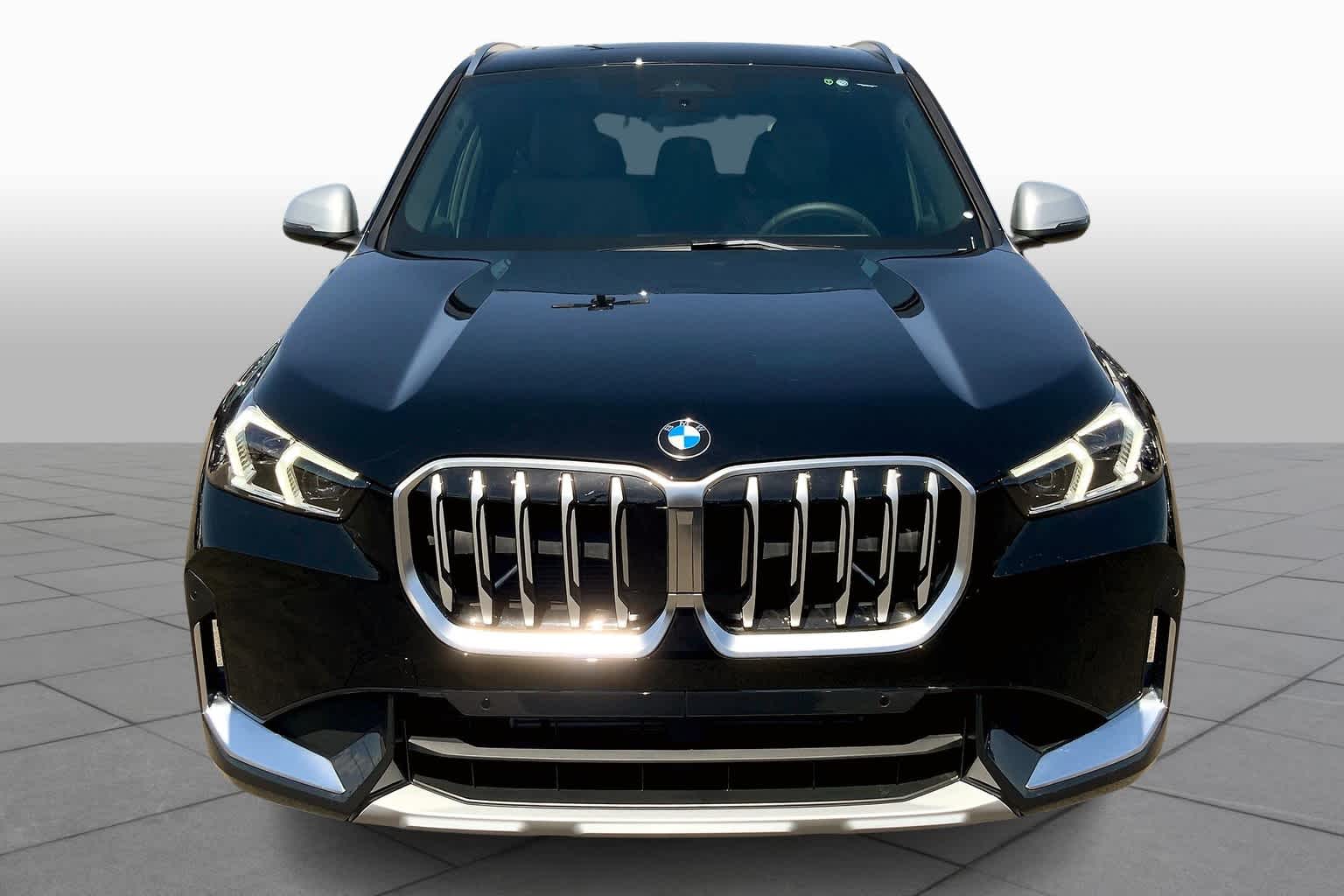 Vehicle image 2 of 20