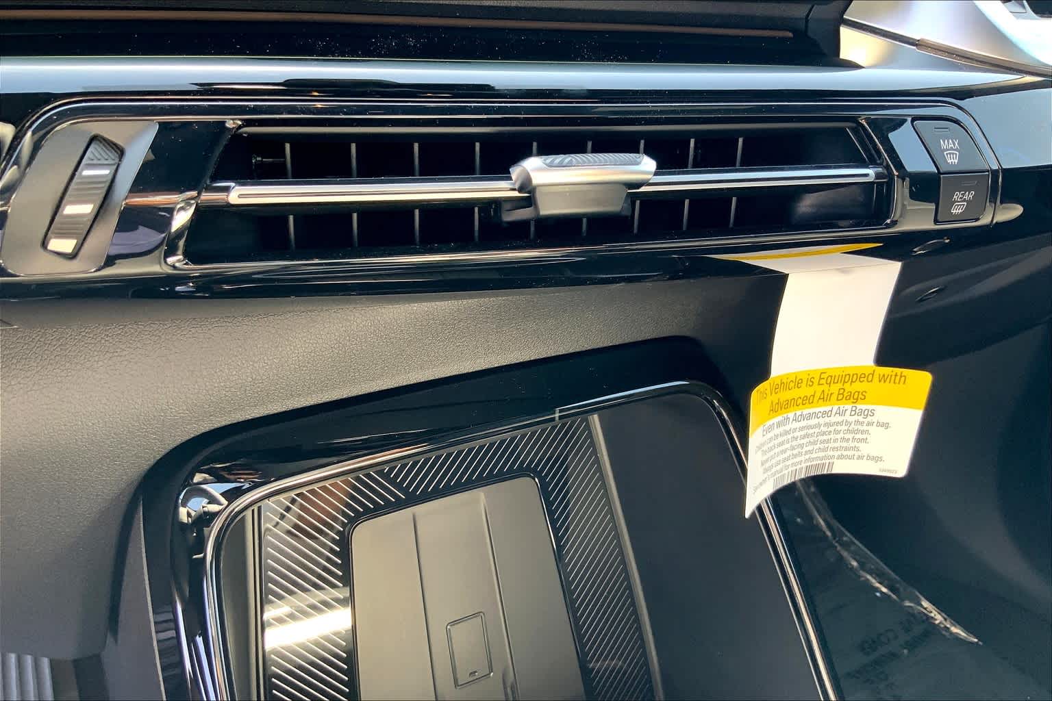 Vehicle image 17 of 20