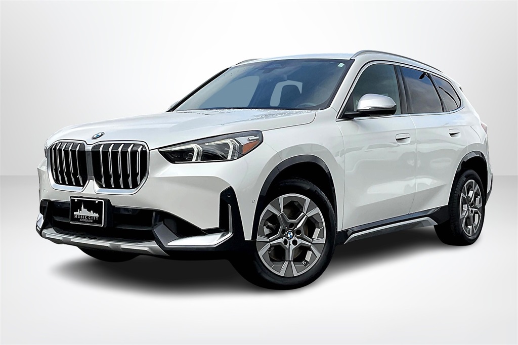 Vehicle image 1 of 32
