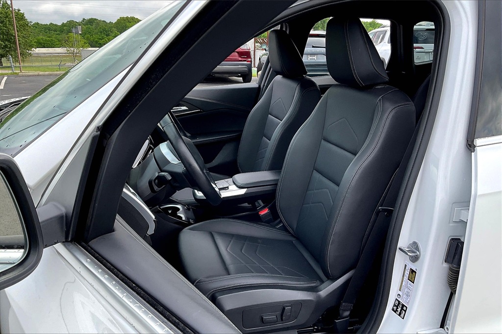 Vehicle image 19 of 32