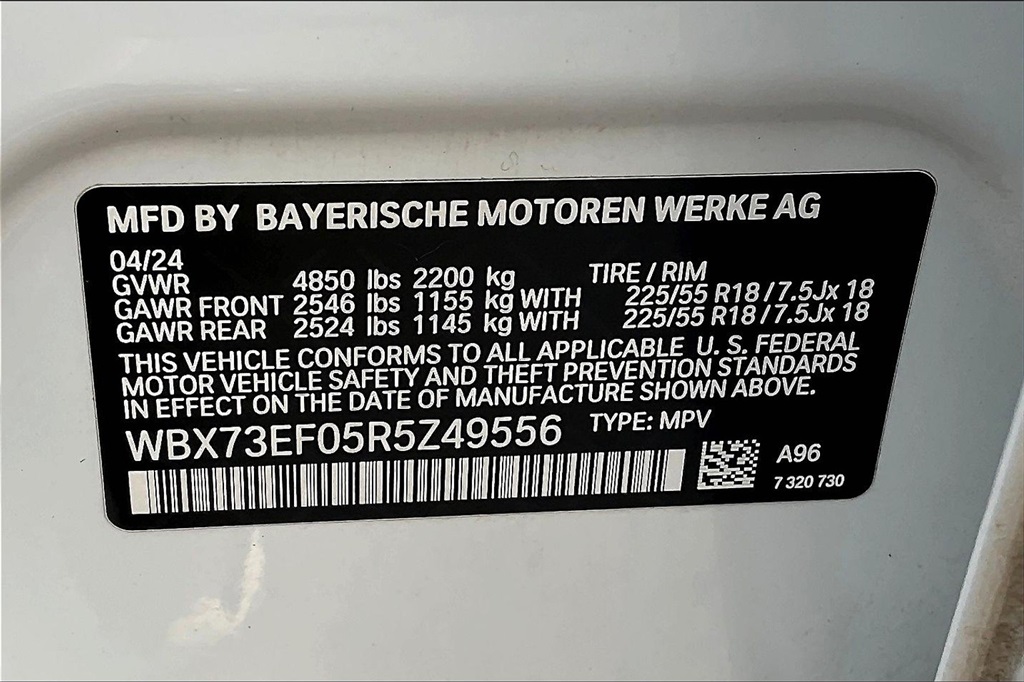 Vehicle image 17 of 32
