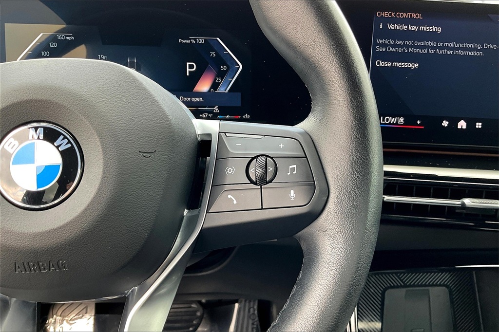 Vehicle image 12 of 32
