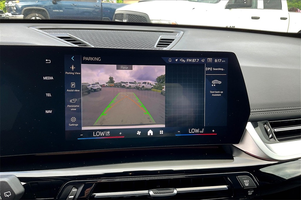 Vehicle image 14 of 32