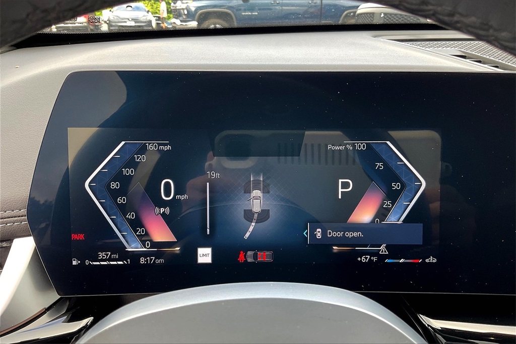 Vehicle image 13 of 32