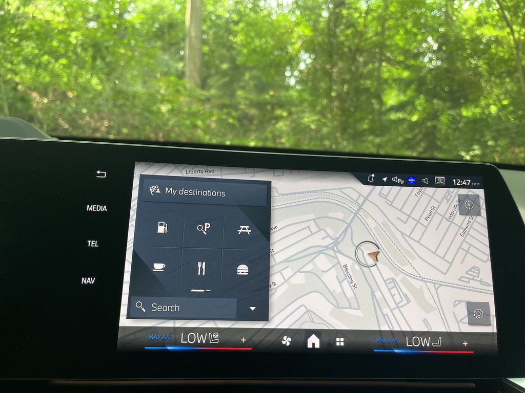 Vehicle image 19 of 28
