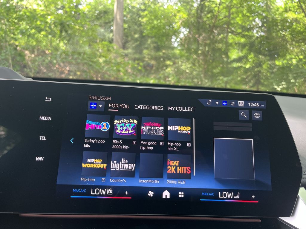 Vehicle image 17 of 28