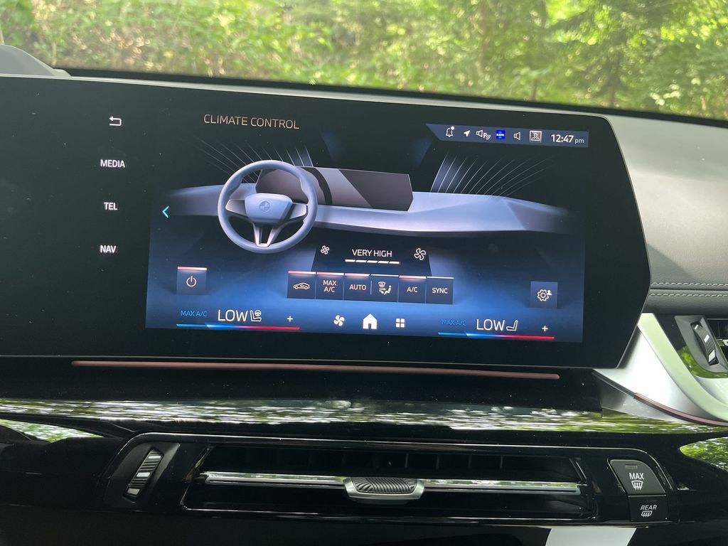 Vehicle image 20 of 28