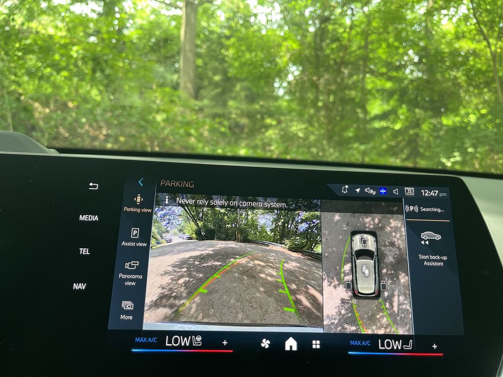 Vehicle image 18 of 28